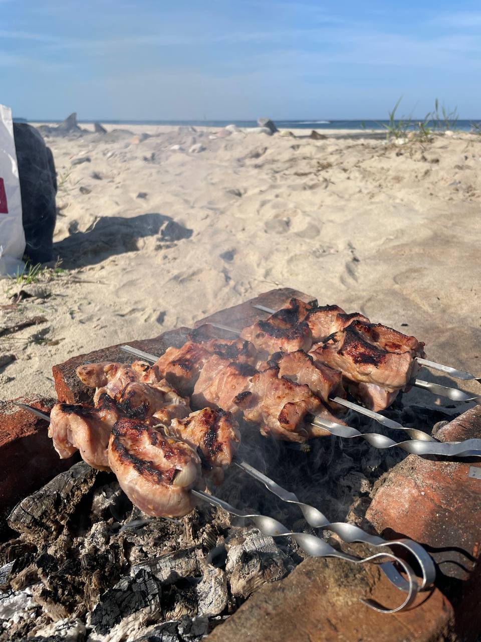 Сегодня на шашлындосе 🍢
Тук что розыгрыш попозже 😉
Всем хорошего отдыха 😘 | Сетка — социальная сеть от hh.ru