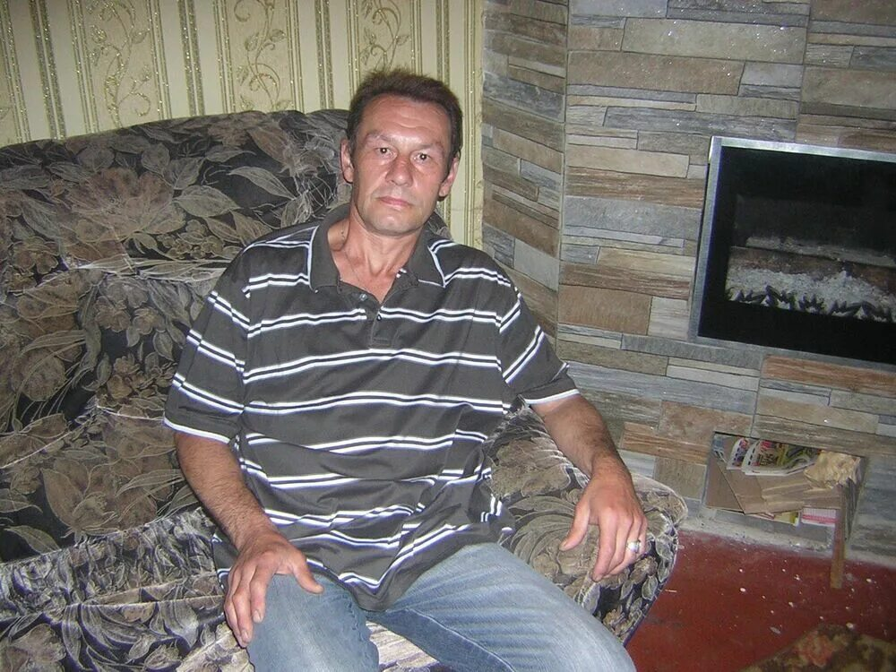 Готовый промт для мужского бизнес-портрета | Сетка — социальная сеть от hh.ru