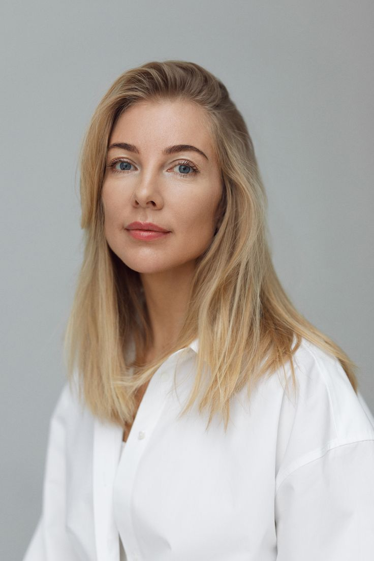 Готовый промт для женского бизнес-портрета | Сетка — социальная сеть от hh.ru