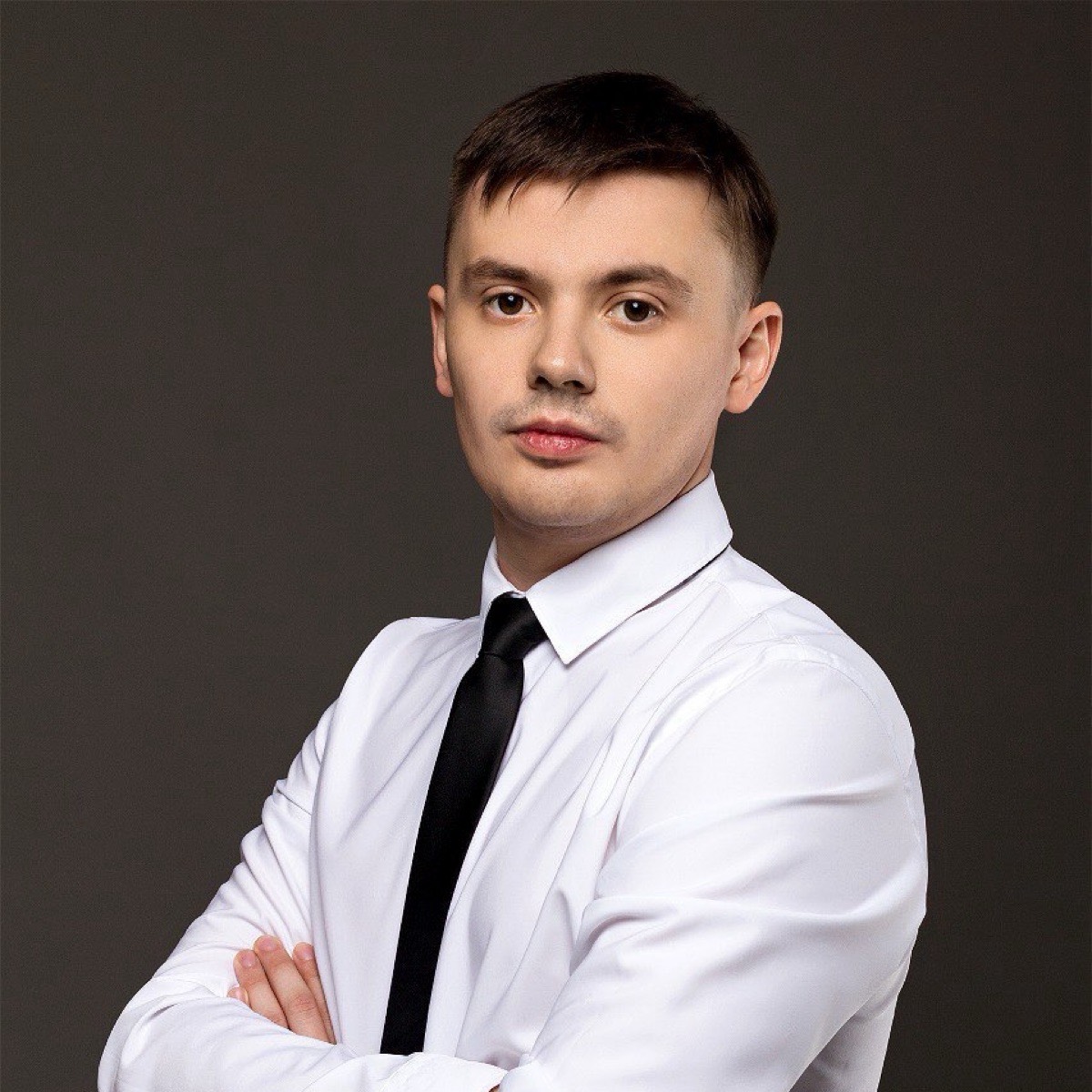 Олег Серов