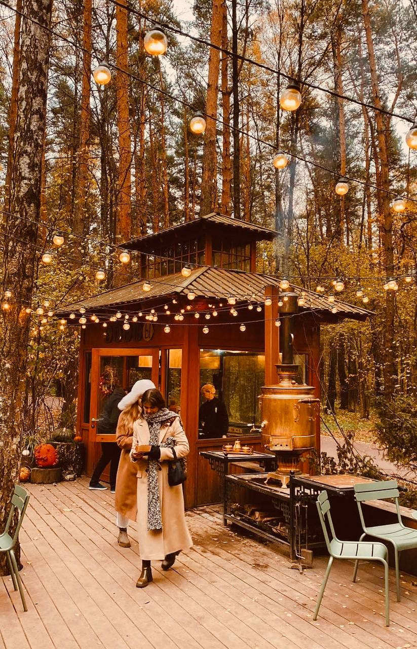 🍃Осенние фотолокации в Москве
Измайловский парк
📍Московский просп., 2
Парк Малевича
📍Одинцовский городской округ, парк Малевича
Бирюлевский лесопарк
📍Бирюлевский лесопарк
Поселок художников
📍ул | Сетка — социальная сеть от hh.ru