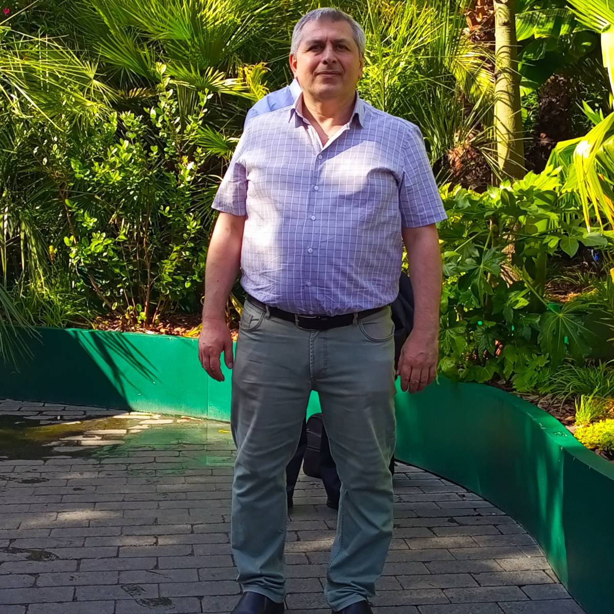 Завир Идрисов