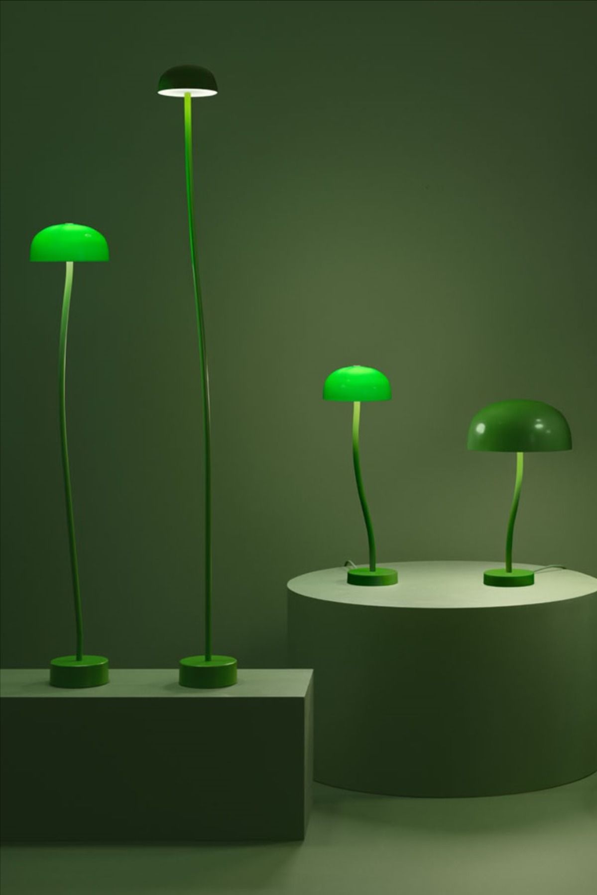 Грибные предметы 🍄‍🟫😉
Продолжаю серию грибных постов с игривыми и лаконичными шведскими грибами — серия ламп Curve, созданная группой Front Design в 2021 году для бренда Zero к открытию обновлённой би... | Сетка — социальная сеть от hh.ru