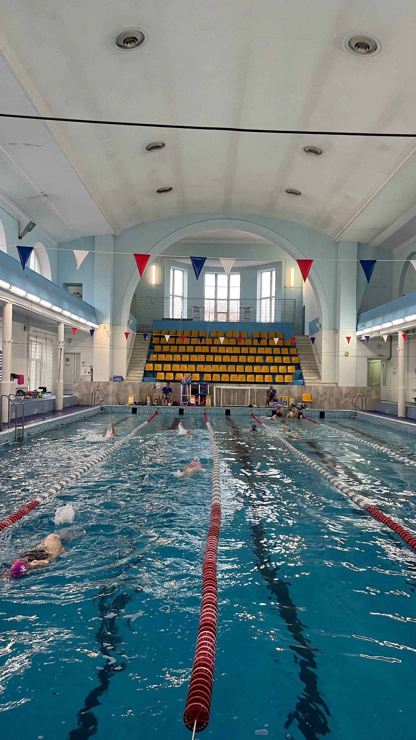 Каждый раз, когда я в двухдневной командировке выбираю заняться спортом — чувствую себя супергероем | Сетка — социальная сеть от hh.ru