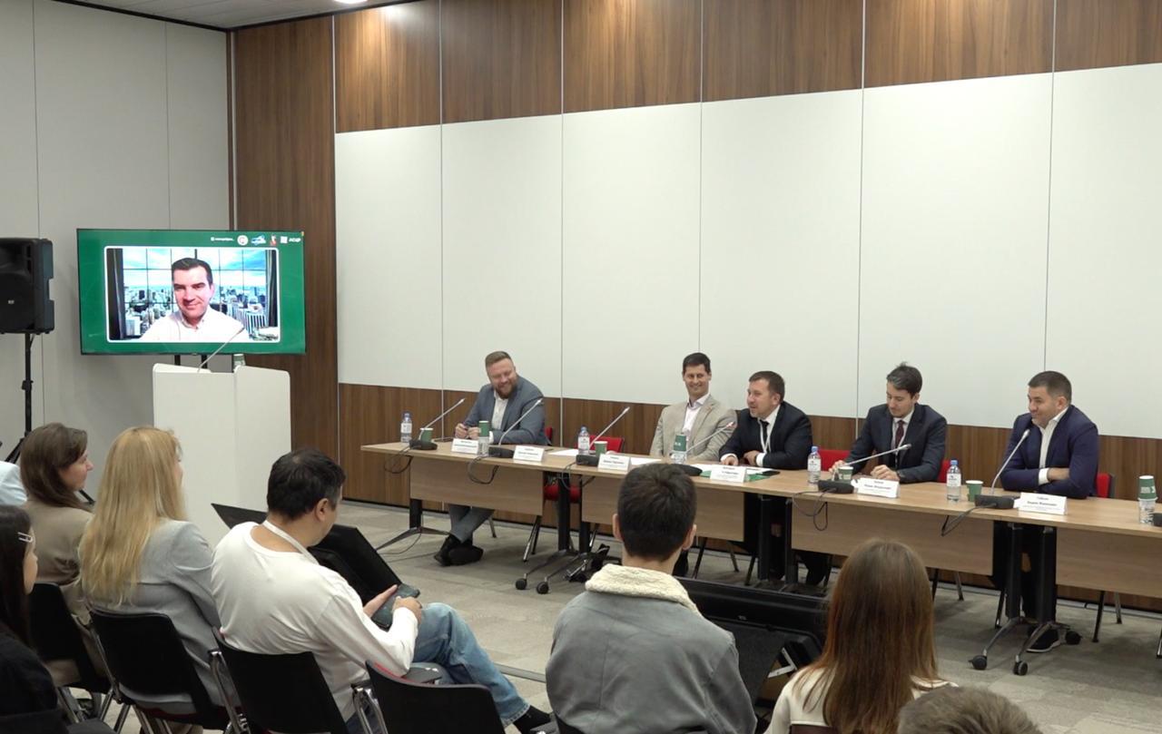 📌 Вениамин Кизеев на Kazan Digital Week 2025
19 сентября Вениамин Кизеев, управляющий партнер ГК WINbd, соучредитель компании промышленной автоматизации и роботизации «Инспаир», выступил на Kazan Digi... | Сетка — социальная сеть от hh.ru