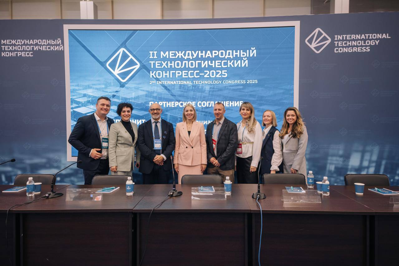 Как прошёл наш дебют на МТК-2025  
Для нас, молодой команды, Международный Технологический Конгресс 2025 стал настоящим испытанием и прорывом | Сетка — социальная сеть от hh.ru