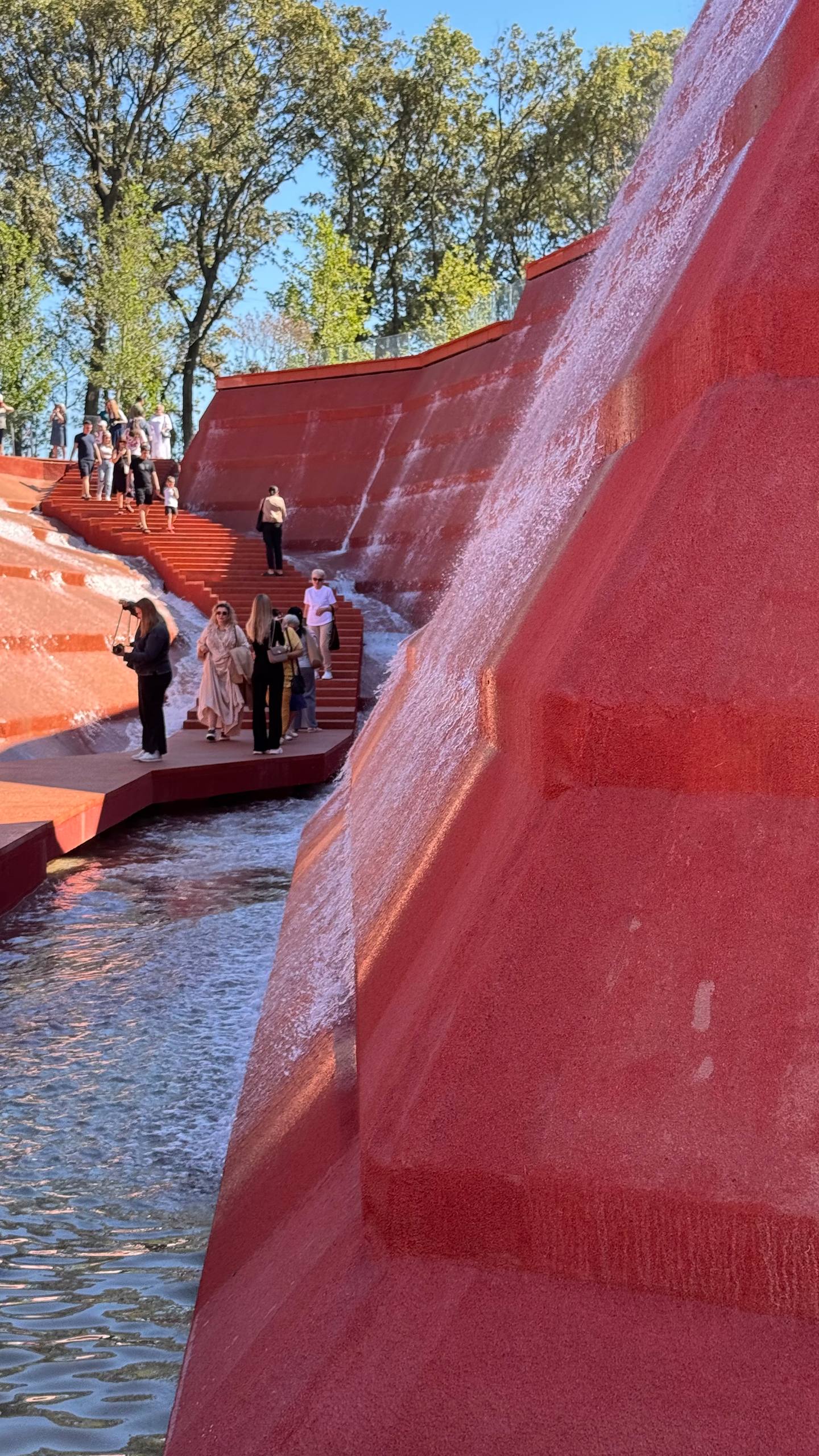 Дар Краснодару 
Москва, конечно преобразилась, но даже в ней нет такого нереального бесплатного городского аттракциона как Парк Краснодар aka Парк Галицкого | Сетка — социальная сеть от hh.ru