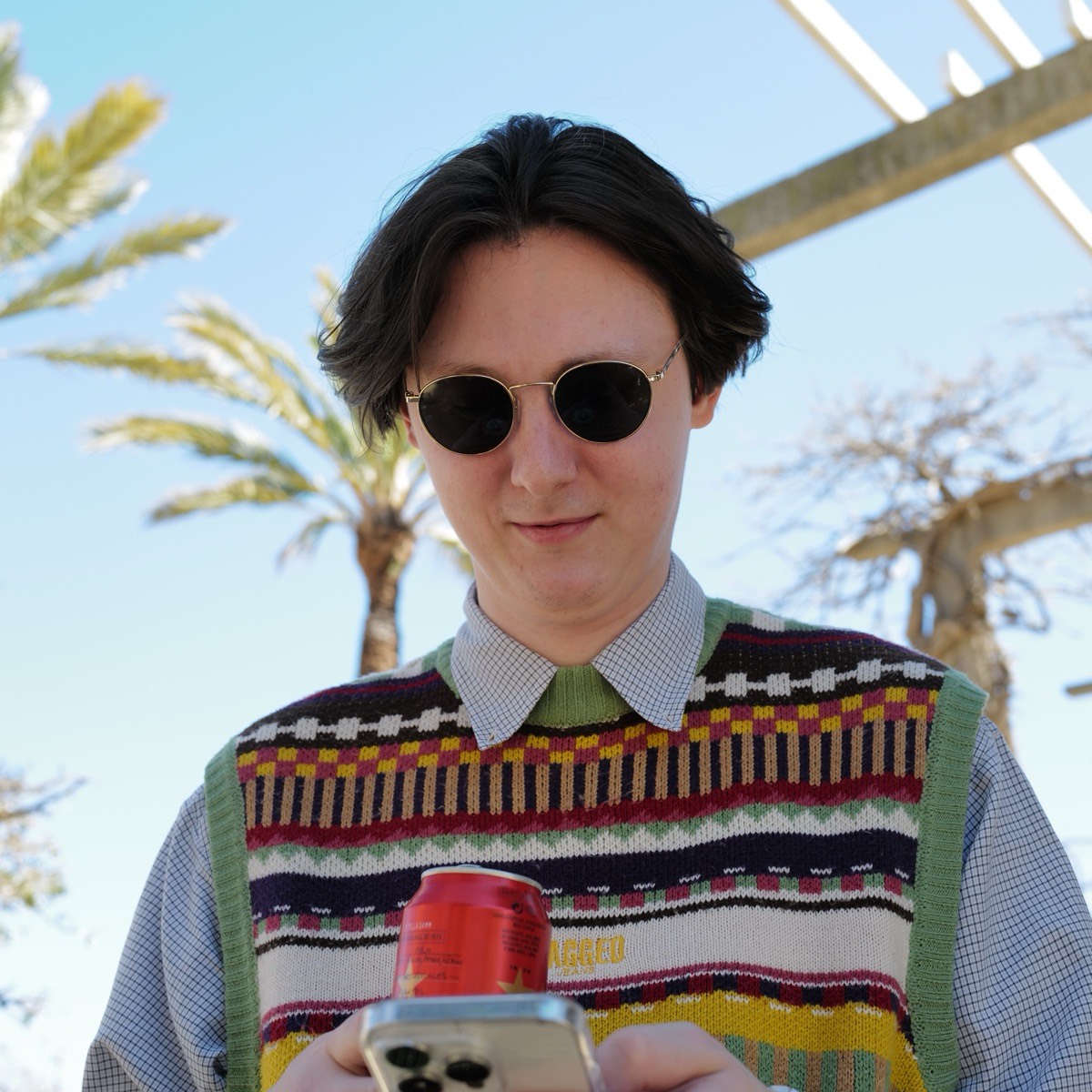 Артем Кладов | Сетка — социальная сеть от hh.ru