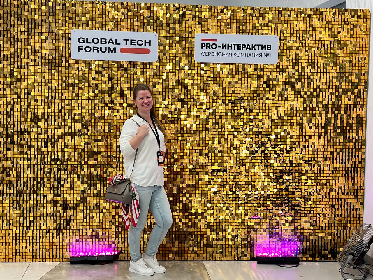 Сегодня была на Global Tech forum!
Впечатлений много, интересного тоже;)
Натренировали с Анисой насмотренность☺️
🤳 хочу оставить и впечатления 👉🏻 | Сетка — социальная сеть от hh.ru