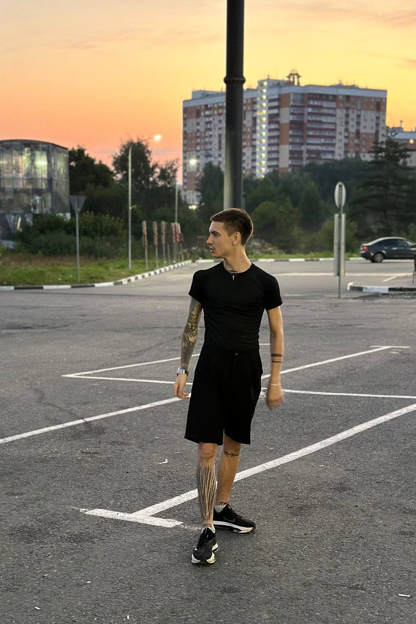 🟢Этап 2. Аренда. Открытие ИП. Факап. Part 1.
По идее, всё должно быть просто: приехал, посмотрел, подписал. Первая встреча – 2 июля, это важно.
Приехали, посмотрели, всё узнали. По рукам 🤝 | Сетка — социальная сеть от hh.ru