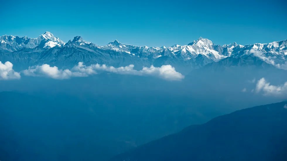 Apple TV 4K получил обновление до tvOS 26
Что там нового
— Liquid Glass. Да, и сюда тоже затащили
— Новый интерфейс центра управления | Сетка — социальная сеть от hh.ru