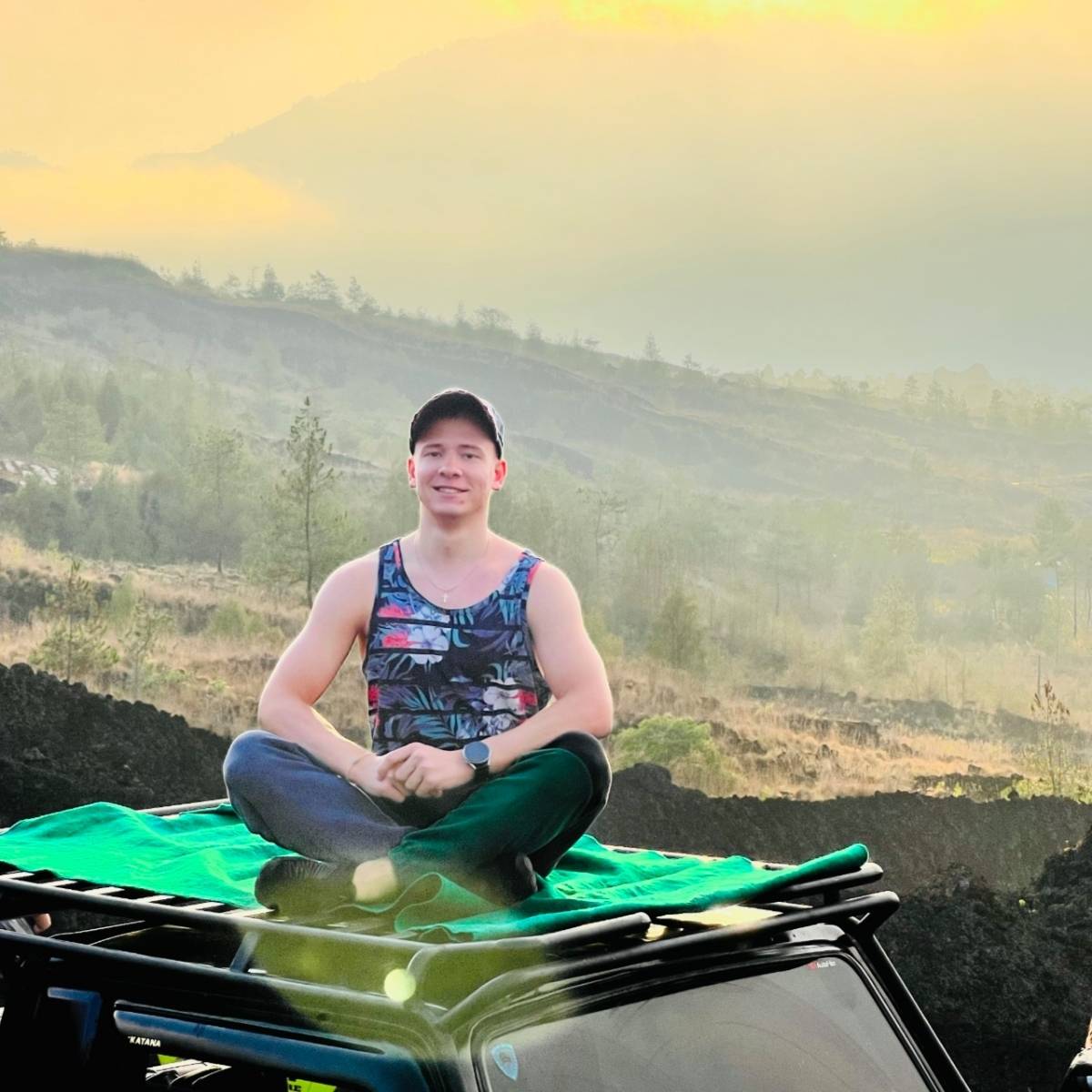 Михаил Лось | Сетка — социальная сеть от hh.ru