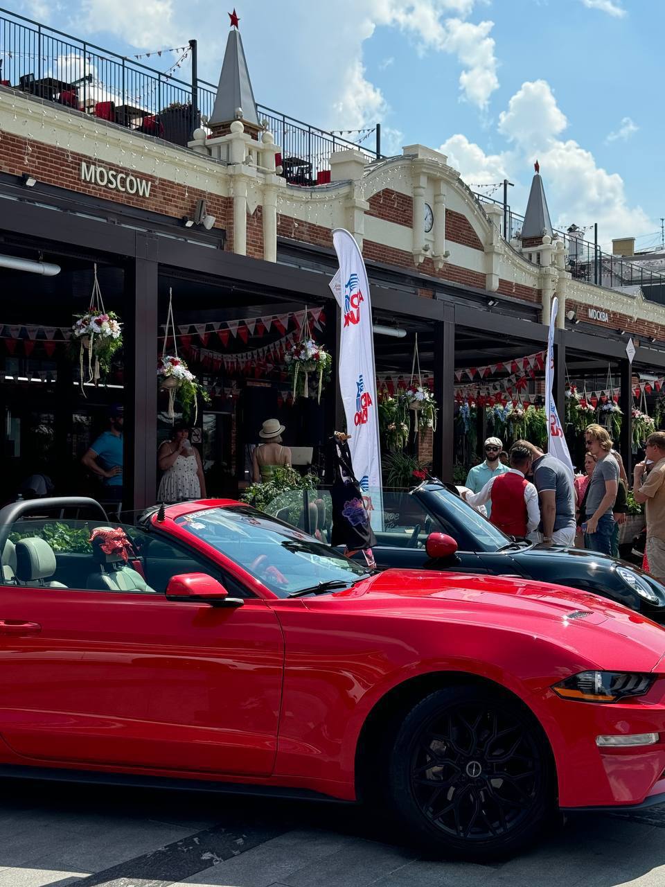 🏎️ Закрытие сезона кабриолетов пройдет в Депо Три вокзала
4 октября с 14:00
В программе:
⏺️Выставка кабриолетов
⏺️Парад элегантных автомобилей на главной аллее
⏺️Фотосессии и живая музыка
⏺️Конкурсы с... | Сетка — социальная сеть от hh.ru