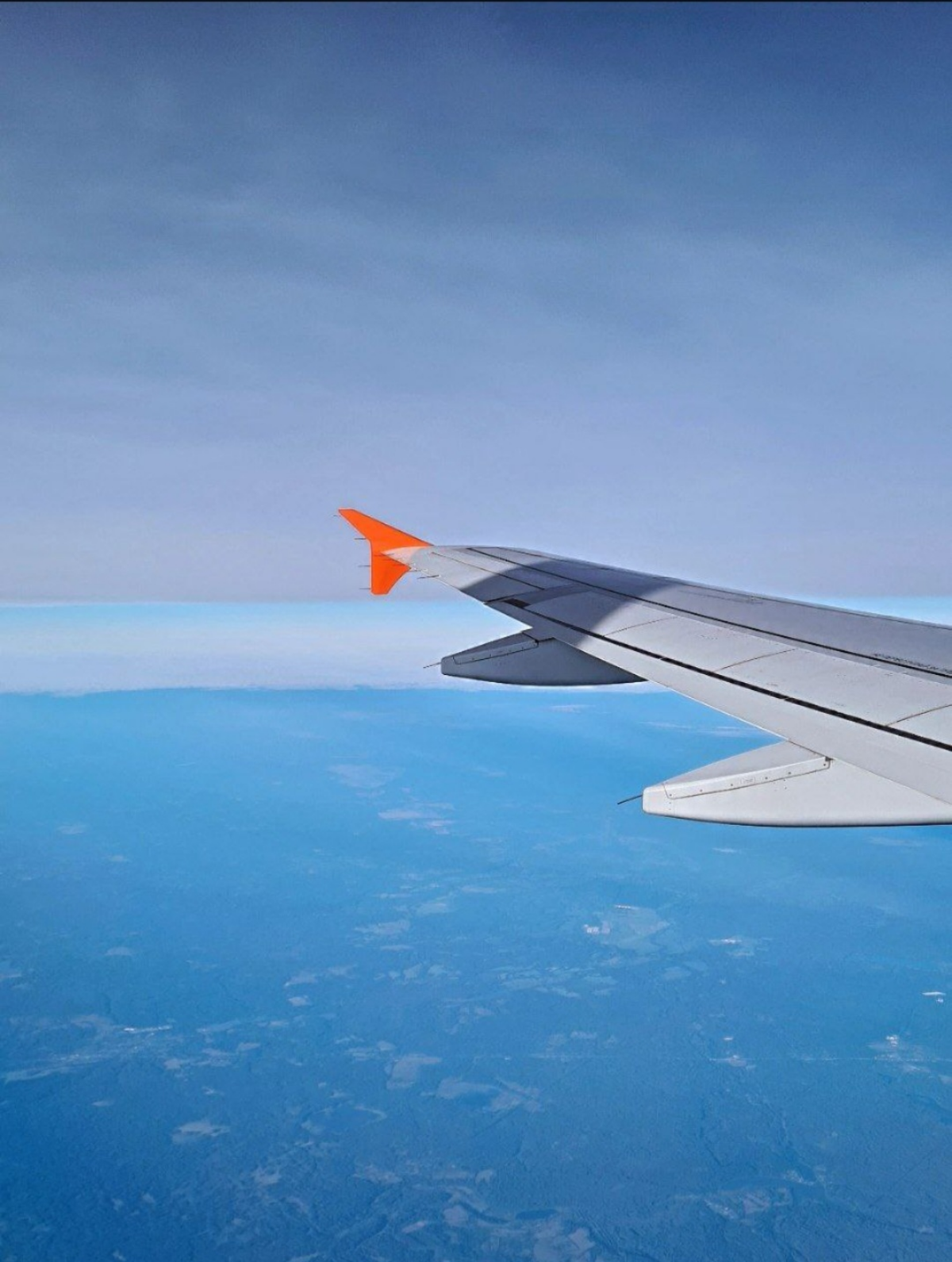 Самой большой роскошью стало - время, которое мы тратим не на работу, а на себя и на безделье.  
Умение зарабатывать деньги, не находясь в режиме 24/7.  
Сейчас так ⬆️ живут очень многие | Сетка — социальная сеть от hh.ru