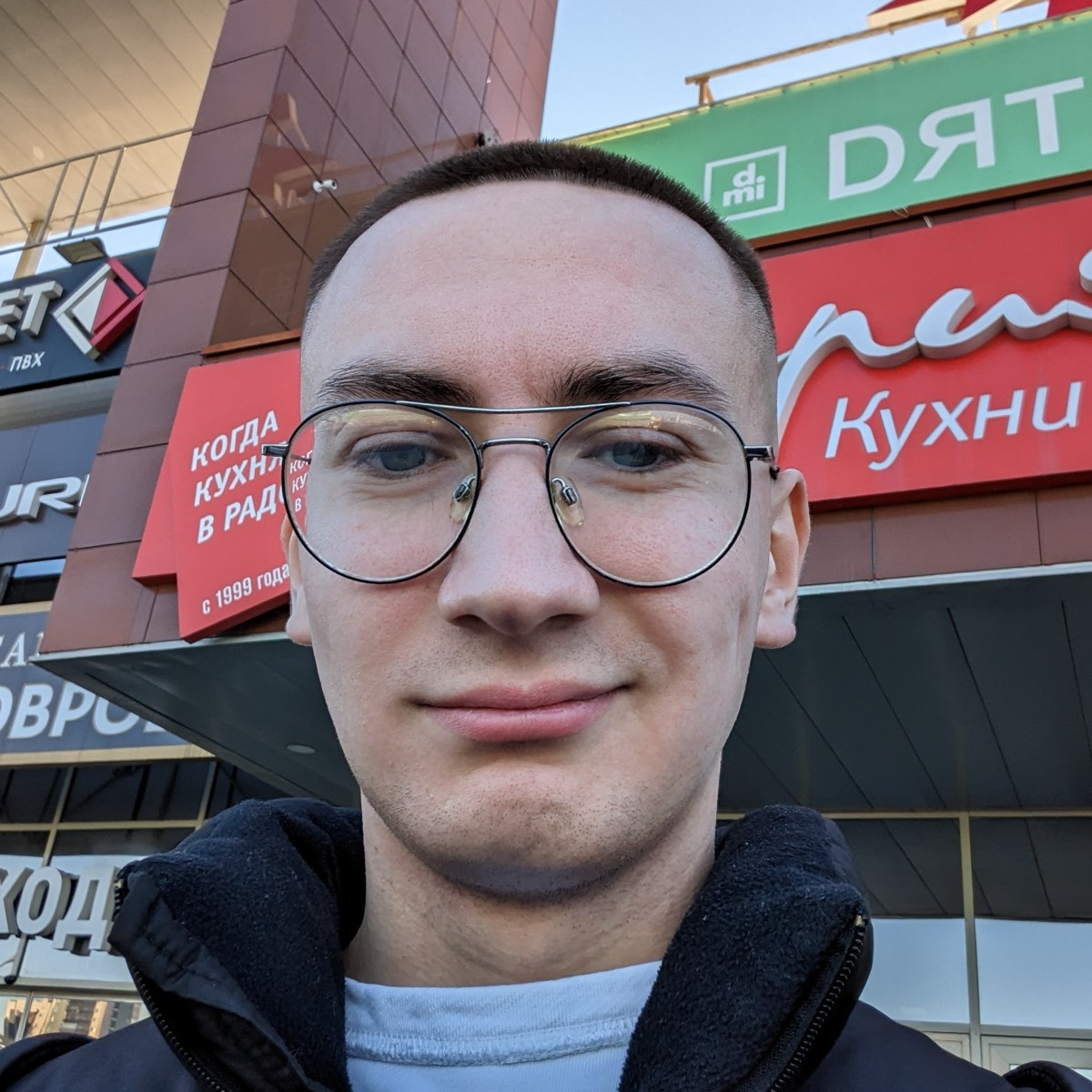 Роман Петров