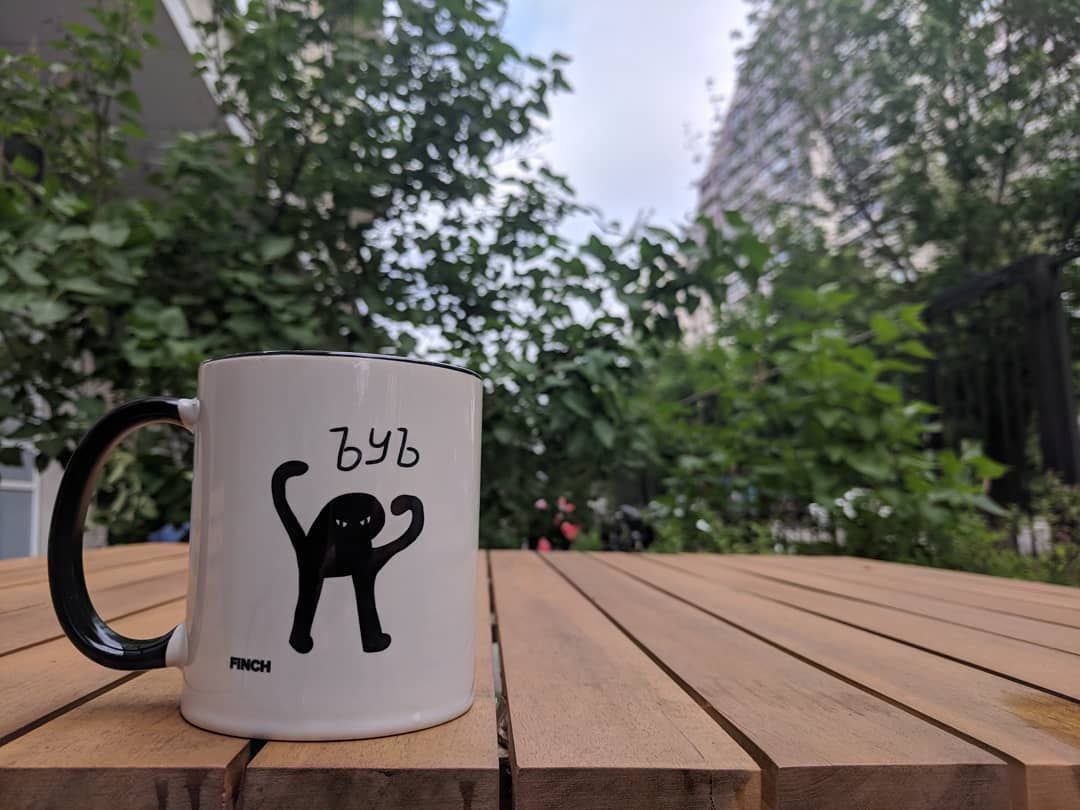 Сезон 2, эпизод 1  
Первый день в финче: теплый майский денёк, обычное оформление бумажек, и вместо жёсткой бюрократии, бесконечных доступов и прочего, мне дают мак мини, стол, стул, периферию и такое... | Сетка — социальная сеть от hh.ru