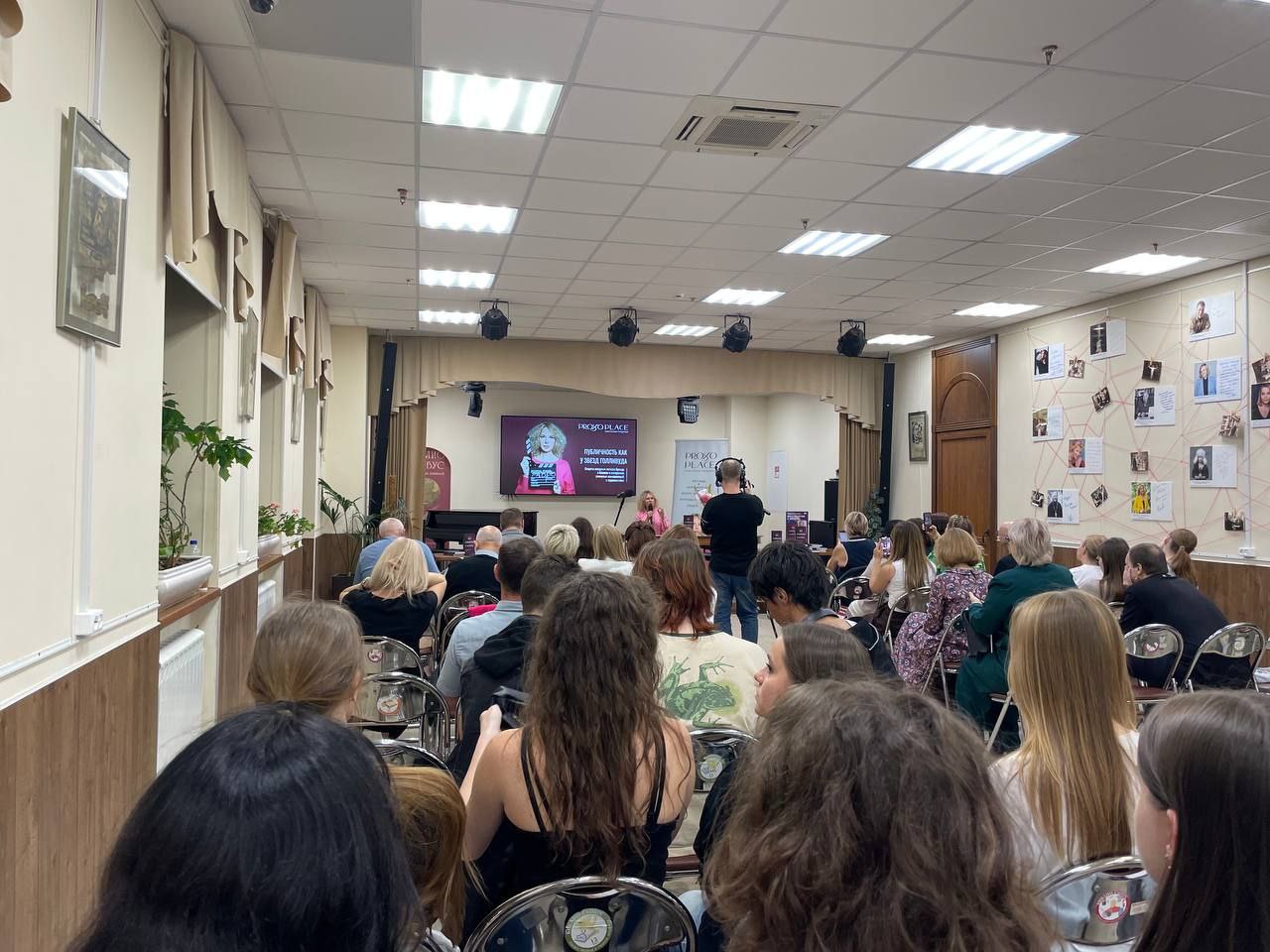 Сейчас у нас у всех непростое время. Я как человек сильно эмпатичный ощущаю это в воздухе | Сетка — социальная сеть от hh.ru