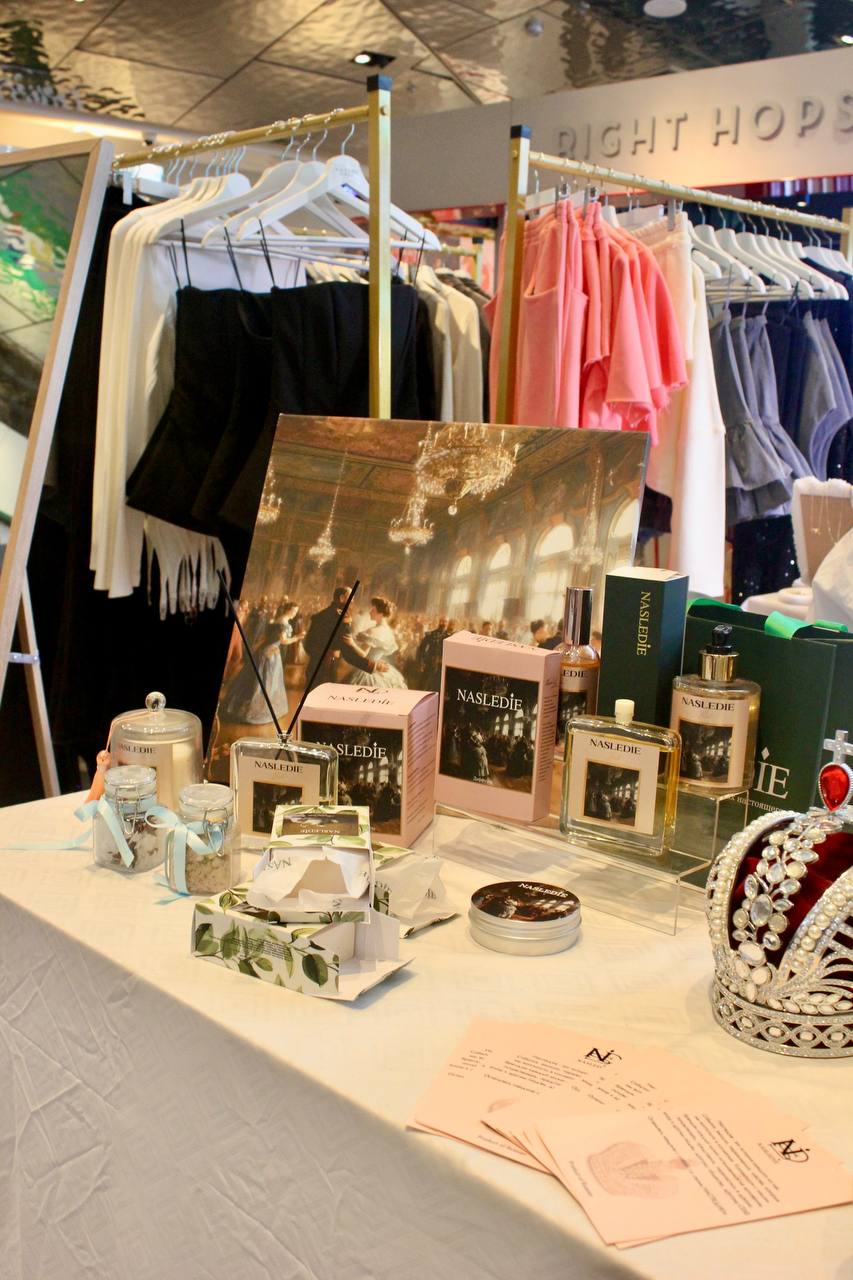 🛍Винтажный маркет в Цветном
27-28 сентября 10:00-22:00
Благодаря проекту Vintage&Vain истинные модники смогут по доступным ценам приобрести редкие экземпляры от известных дизайнеров 20 века, винтажные... | Сетка — социальная сеть от hh.ru