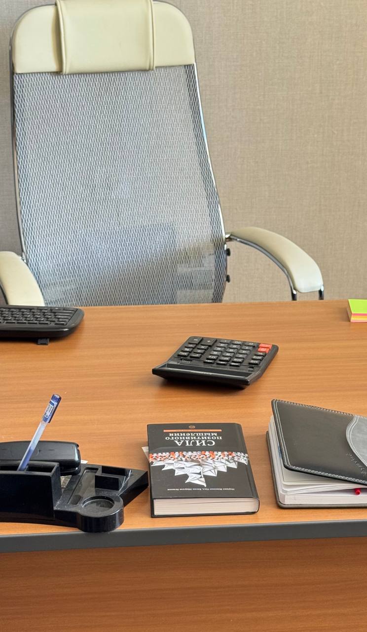 Выбираем рабочих партнеров правильно 😊
• #joboftheday • | Сетка — социальная сеть от hh.ru