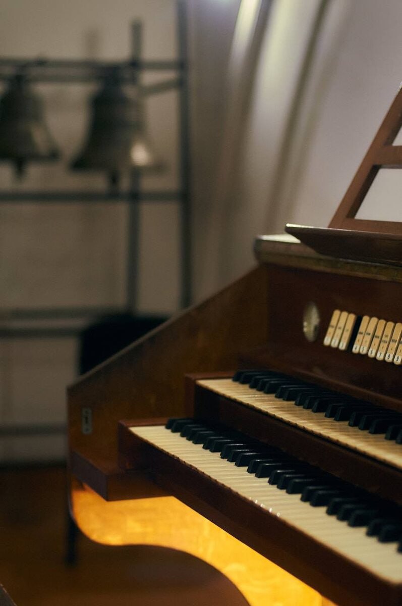 🎵Органный вечер в Коломенском
27 сентября в 17:00
Бессмертный цикл Антонио Вивальди «Времена года» — это четыре концерта, четыре картины природы, четыре настроения, в каждом из которых композитор маст... | Сетка — социальная сеть от hh.ru
