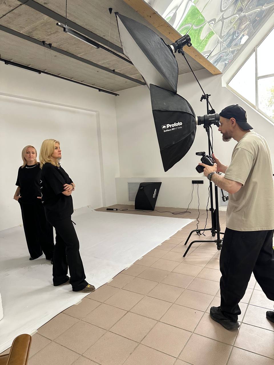 Отребрендили ЦВЗ, сегодня проводили съемку на сайт.
Ребята были в новом мерче который мы для них сделали. Все супер вдохновлённые и довольные | Сетка — социальная сеть от hh.ru