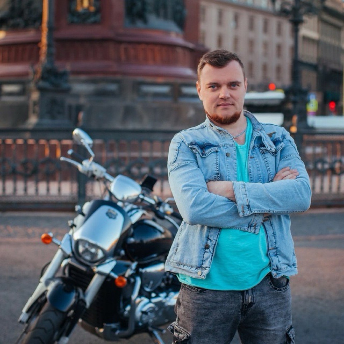 Антон Попов