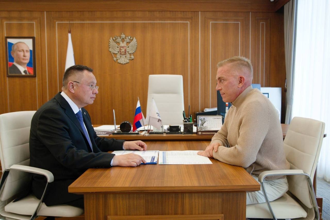 Министр строительства и ЖКХ РФ Ирек Файзуллин провел рабочую встречу с генеральным директором ГК «Трансстройинвест» Алексеем Фоменко
▶️Обсудили ход строительства и реконструкции объектов в Международн... | Сетка — социальная сеть от hh.ru
