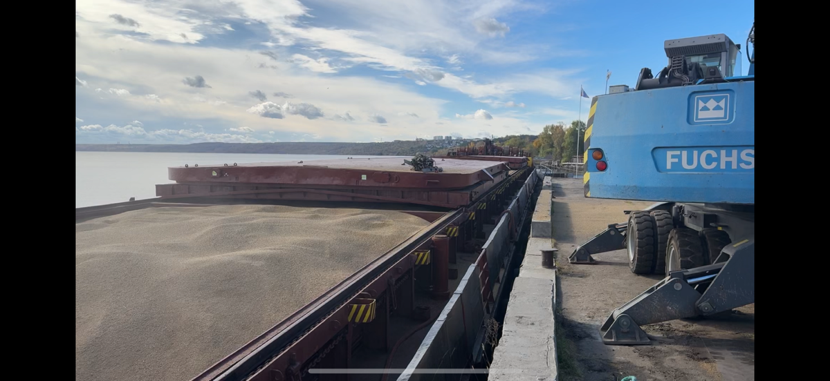 25.09.25
Зашел на погрузку зерном очередной Корабль 🐳 | Сетка — социальная сеть от hh.ru