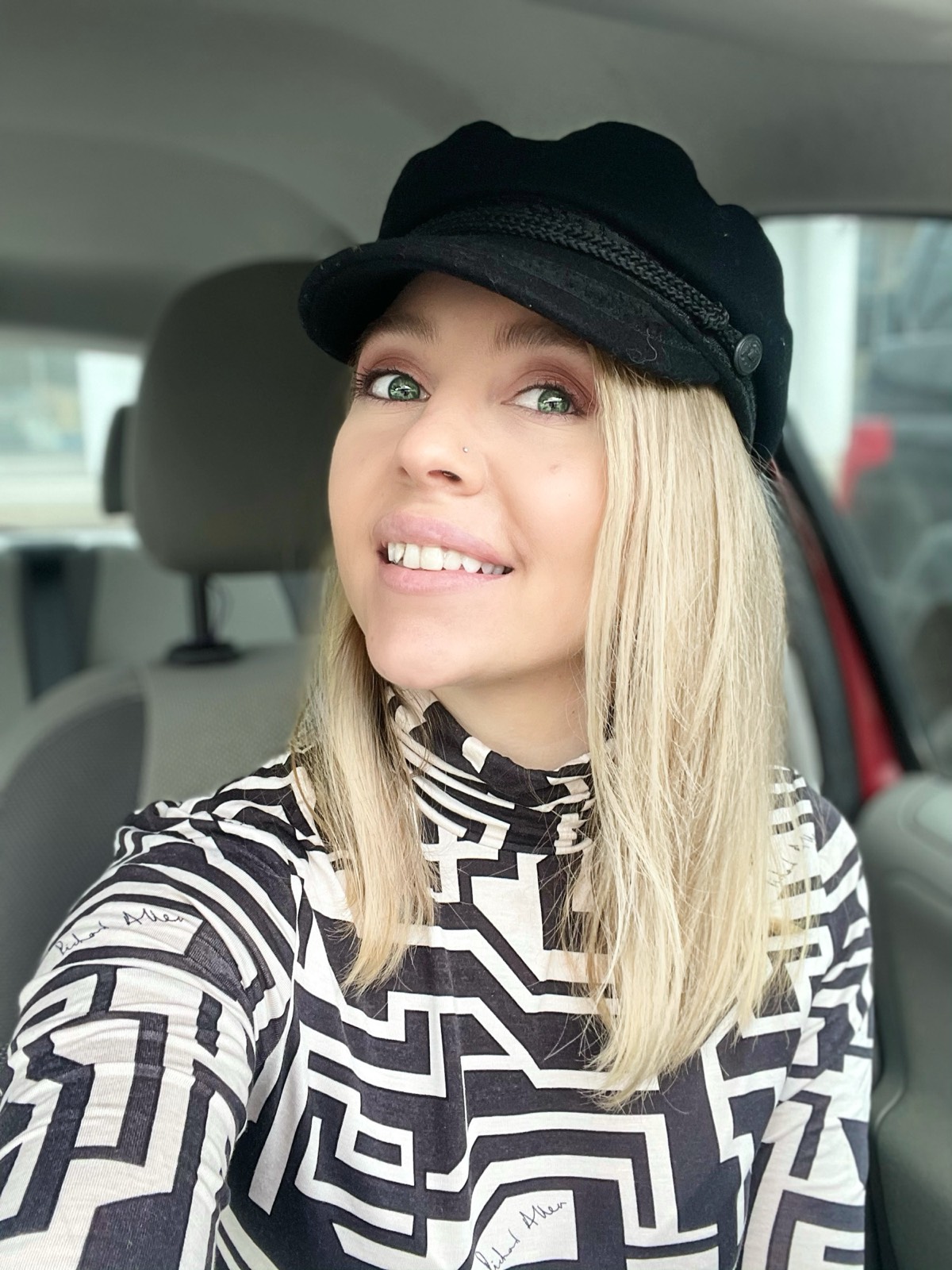 София Михайлова | Сетка — социальная сеть от hh.ru