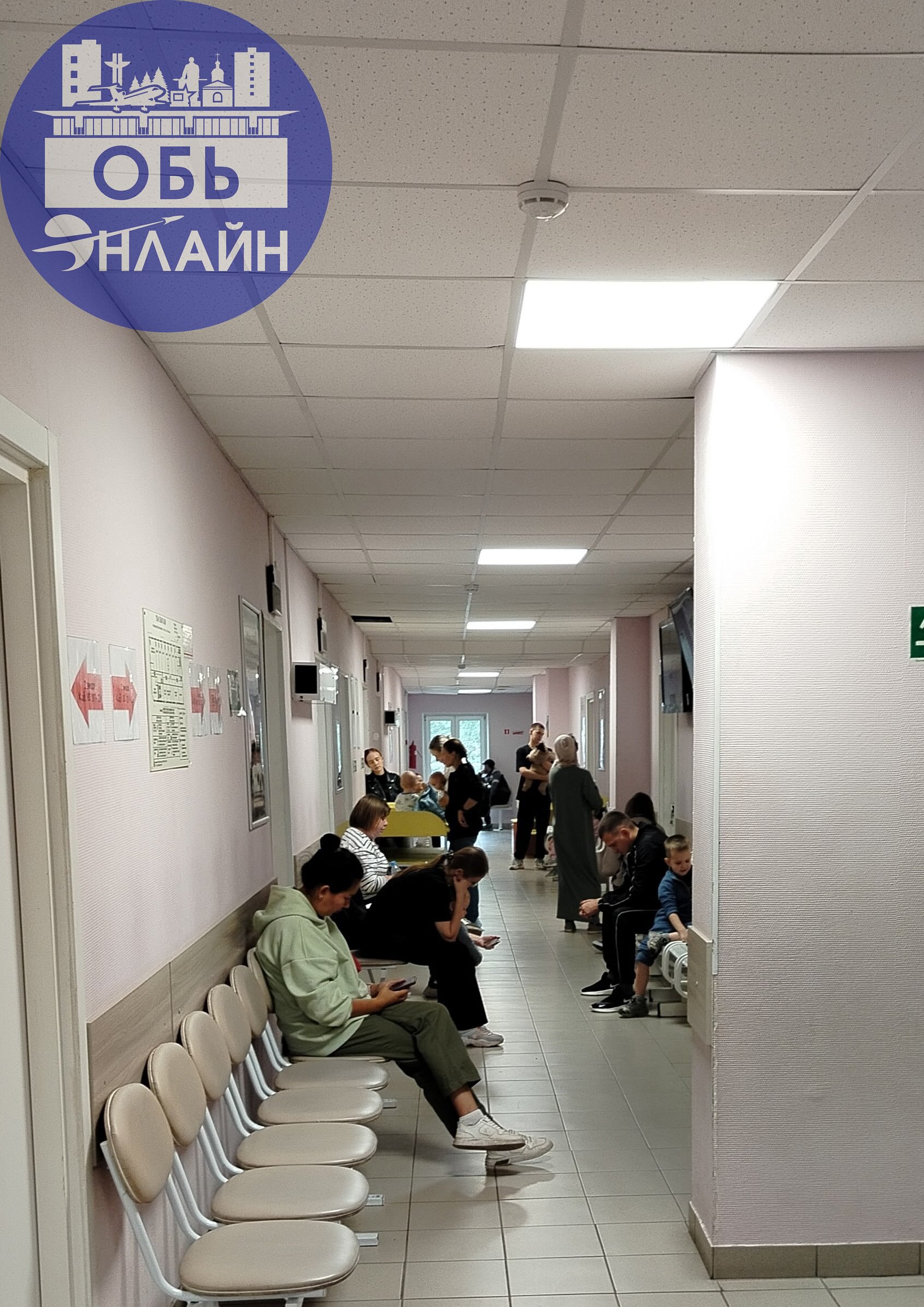 ↗ Недавно писали об очереди во взрослой поликлинике 🏥. Взрослые хоть понимают что такое очередь и могут скоротать время в беседе, телефоне.. | Сетка — социальная сеть от hh.ru