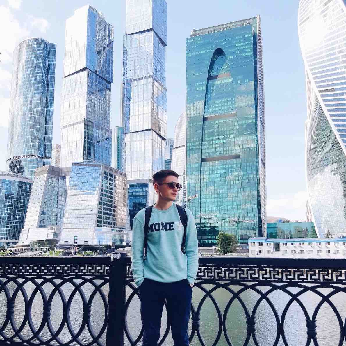 Максим Тарасов