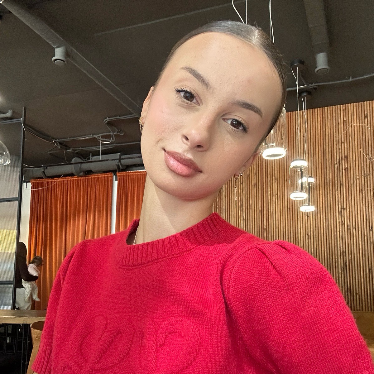 Amira Ru
