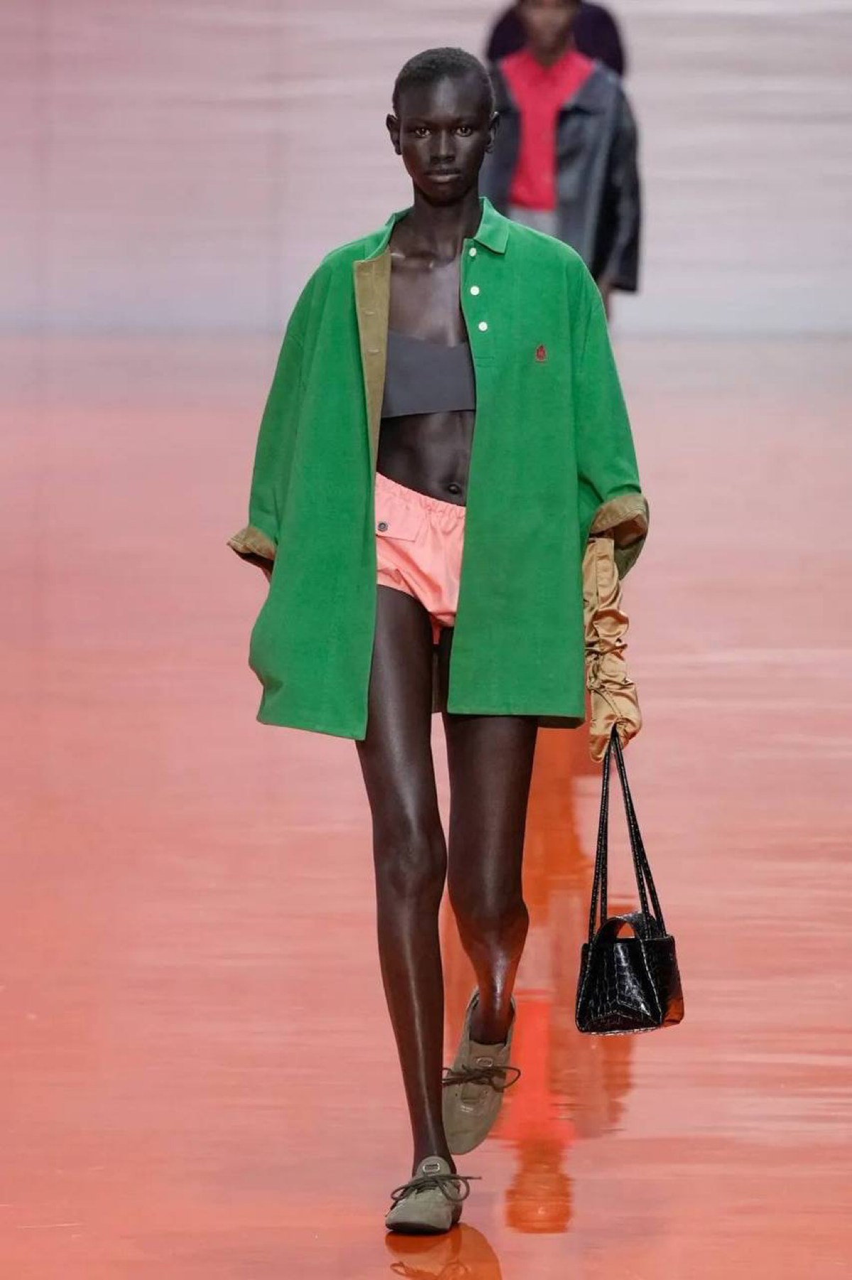 Prada 2026: переосмысление каждой детали 🪡 | Сетка — социальная сеть от hh.ru