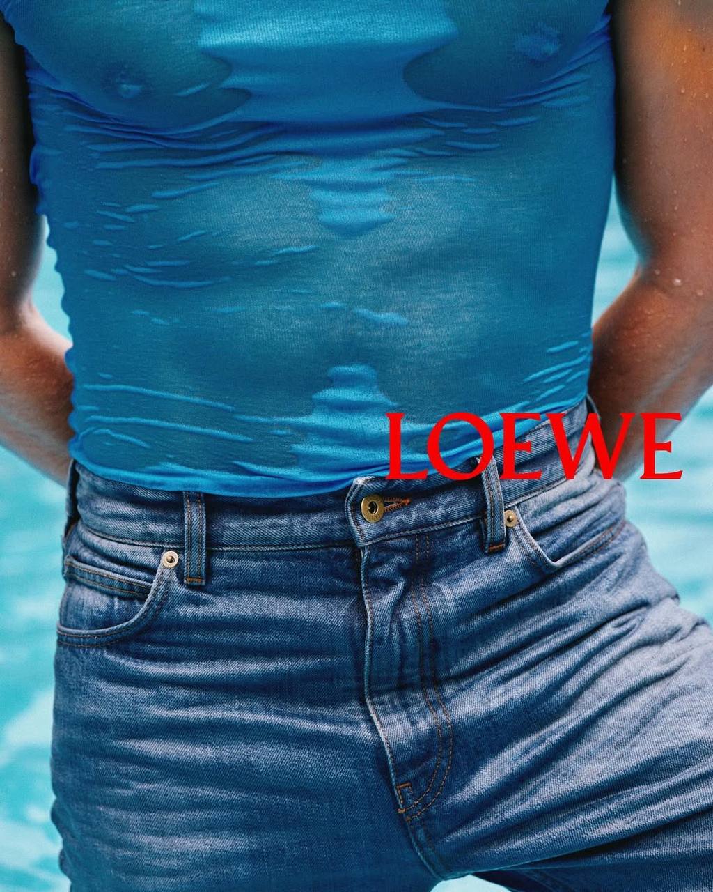 Визуал Loewe SS’26 как пожелание прекрасных выходных | Сетка — социальная сеть от hh.ru