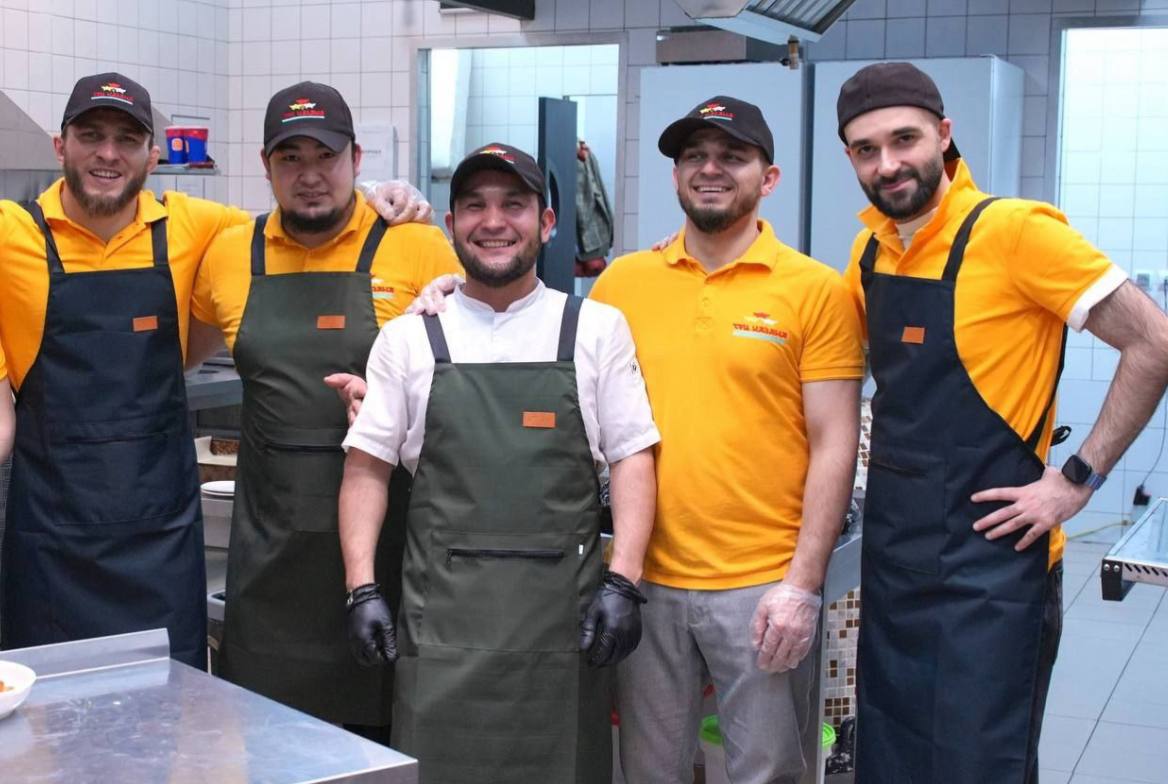 🔥 Требуется повар универсал восточной кухни и уборщица 🔥
📍 Место работы: Москва, м | Сетка — социальная сеть от hh.ru
