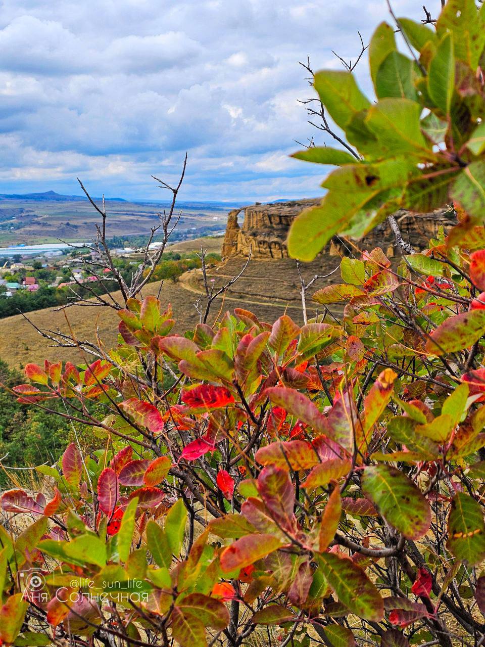 🍂 Красивый сентябрь на горе Кольцо в Кисловодске
📍 43.941462, 42.693629
📸 lifesunlife
В этом посте были ссылки, но мы их удалили по правилам Сетки | Сетка — социальная сеть от hh.ru
