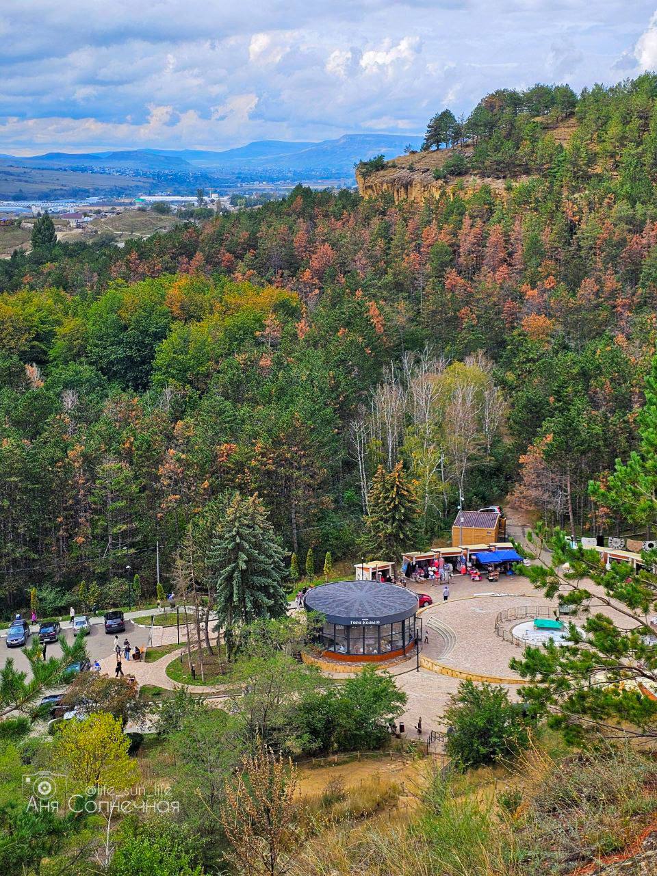 🍂 Красивый сентябрь на горе Кольцо в Кисловодске
📍 43.941462, 42.693629
📸 lifesunlife
В этом посте были ссылки, но мы их удалили по правилам Сетки | Сетка — социальная сеть от hh.ru