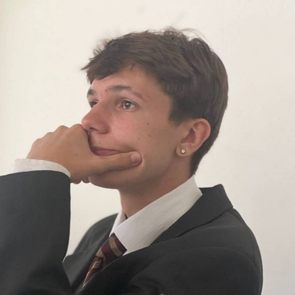 Артем Шувалов | Сетка — социальная сеть от hh.ru