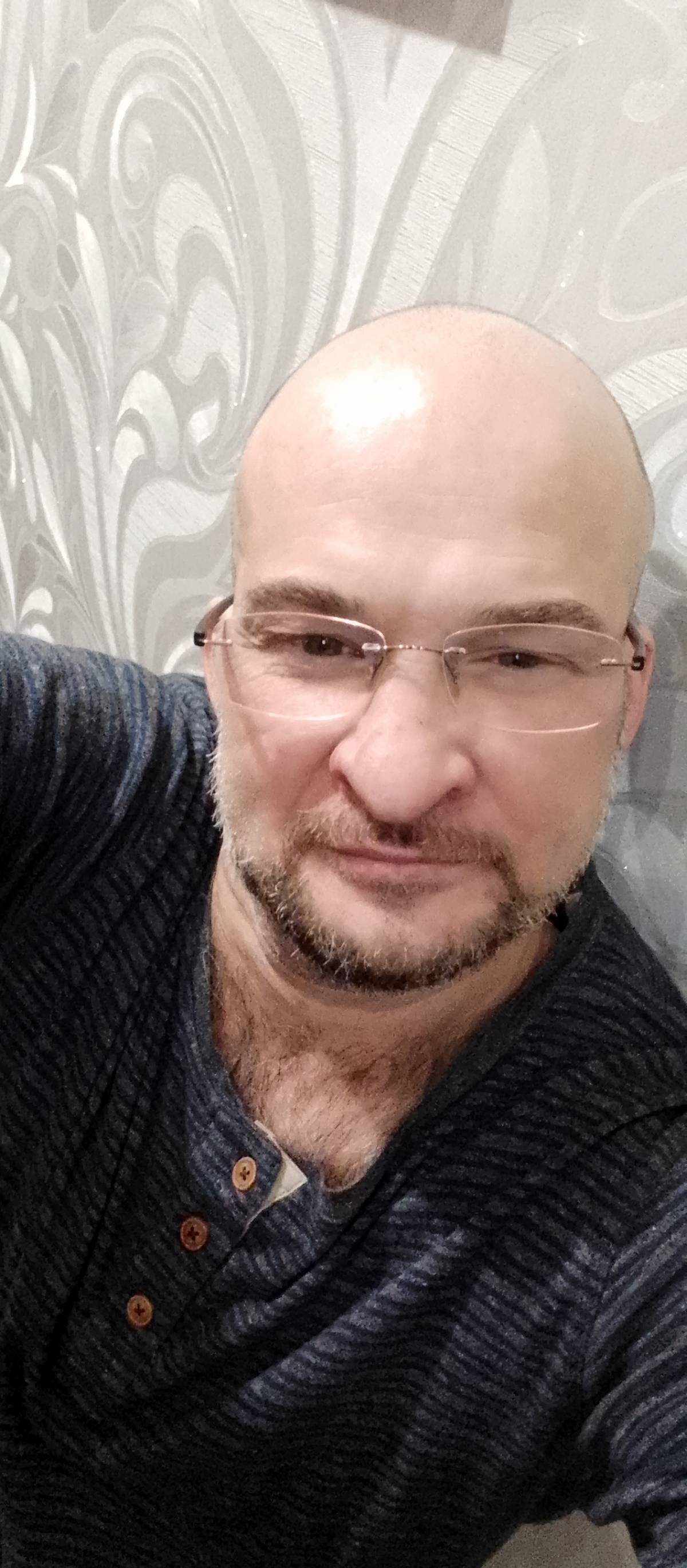 Юрий Артёмом