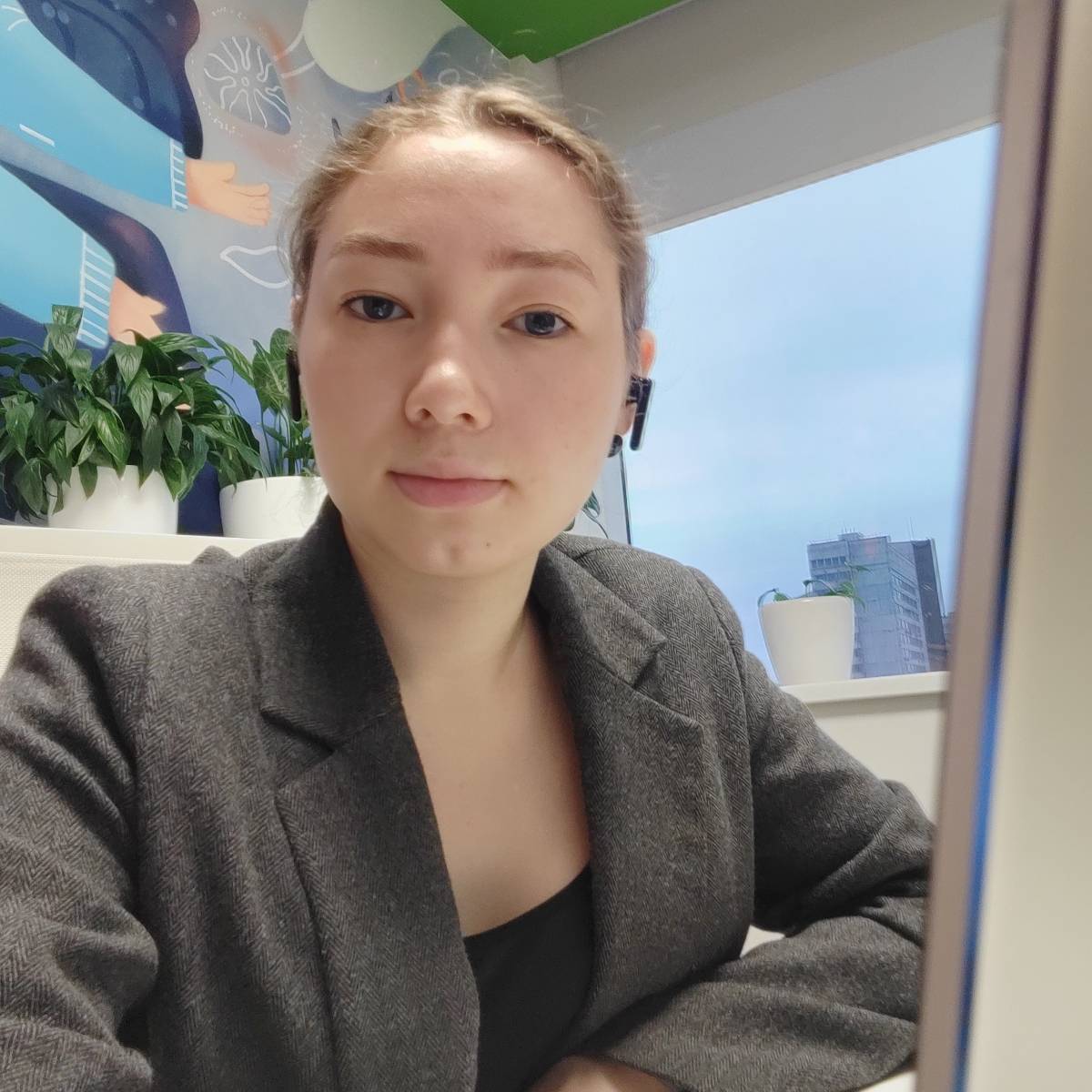 Элана Попова
