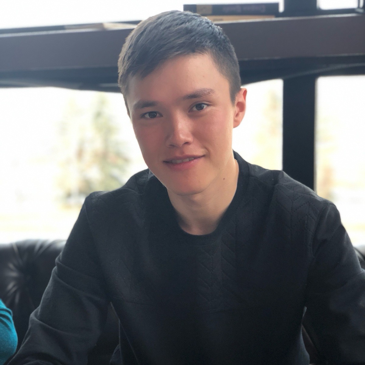 Руслан Халилов