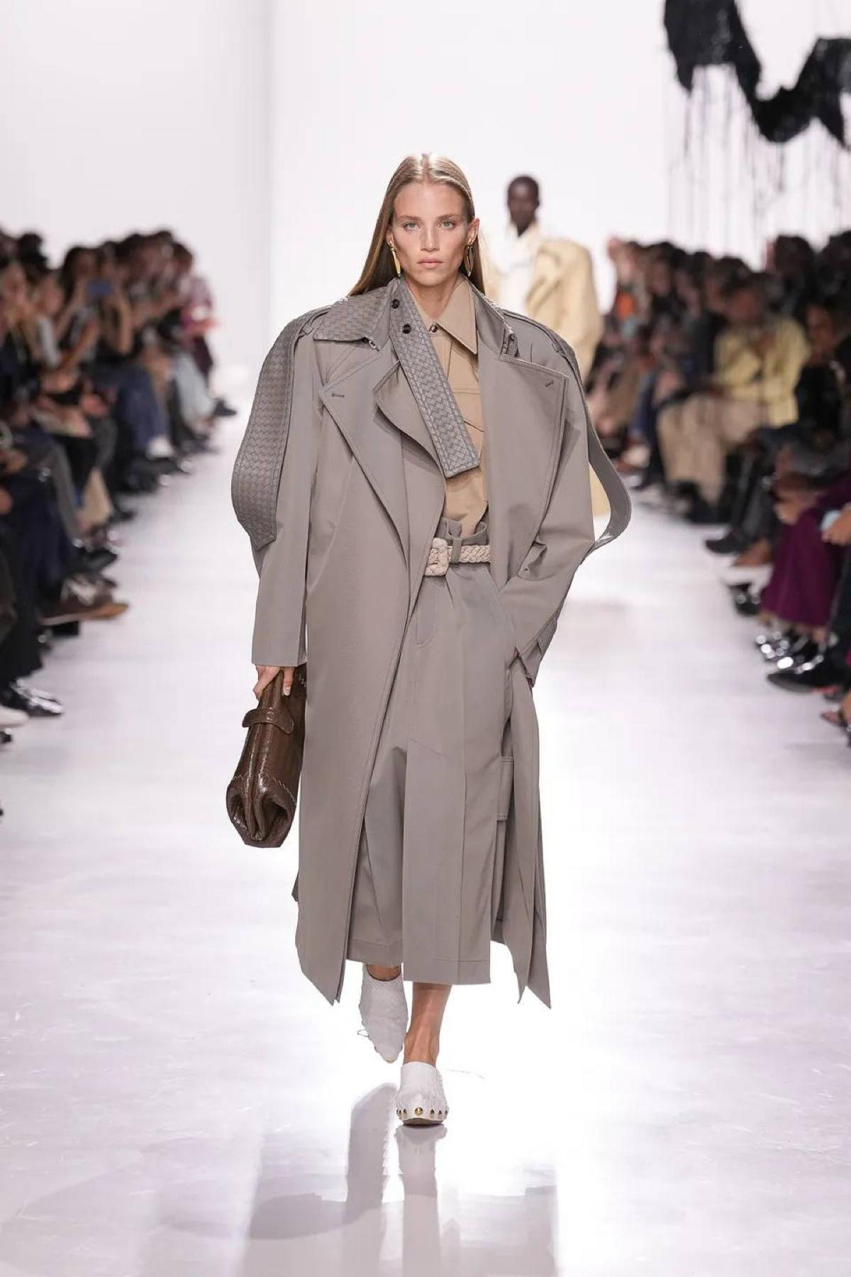 Новая глава Bottega Veneta S/S 2026 | Сетка — социальная сеть от hh.ru
