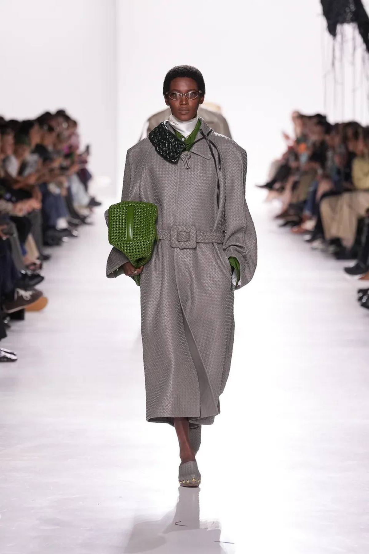 Новая глава Bottega Veneta S/S 2026 | Сетка — социальная сеть от hh.ru