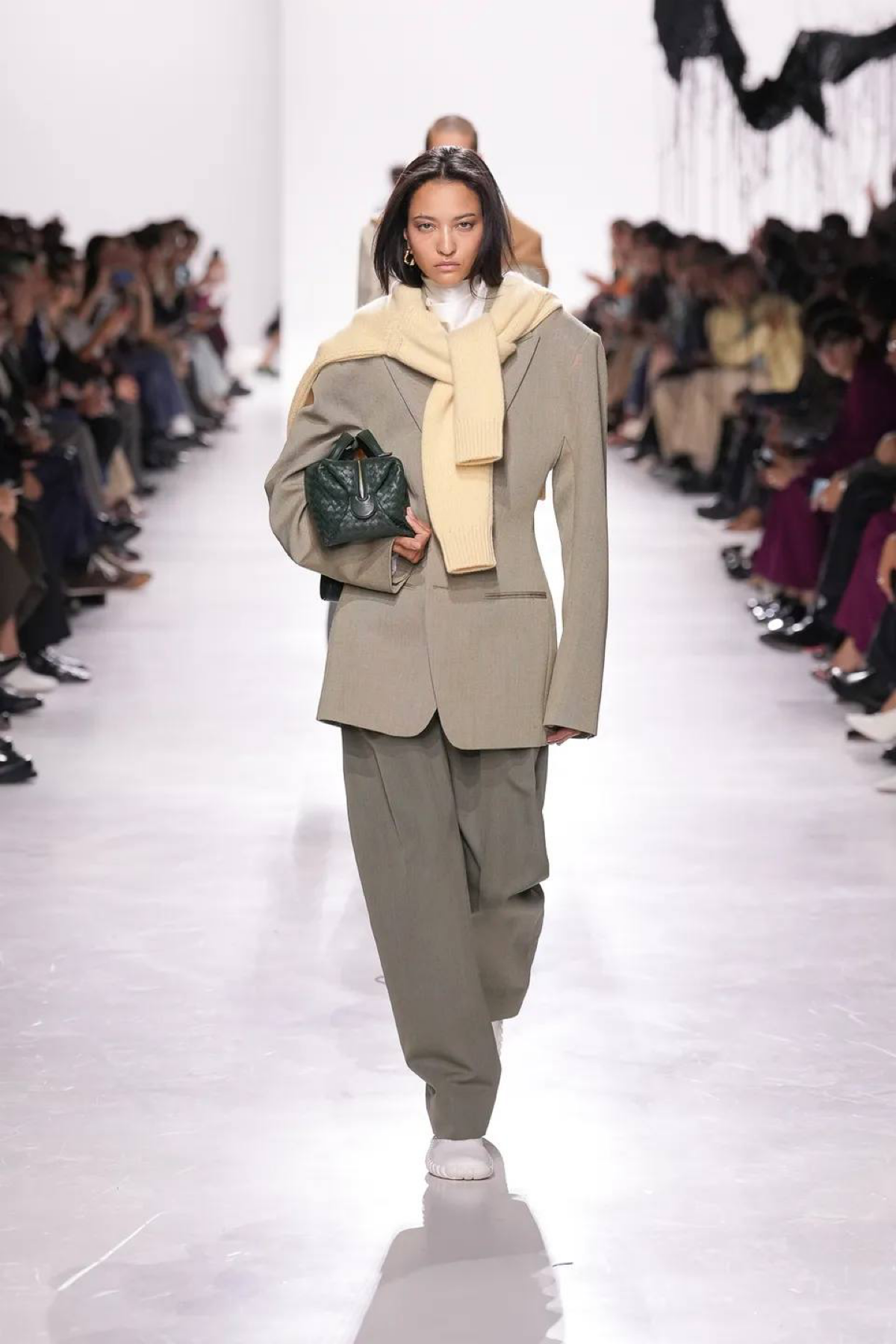 Новая глава Bottega Veneta S/S 2026 | Сетка — социальная сеть от hh.ru