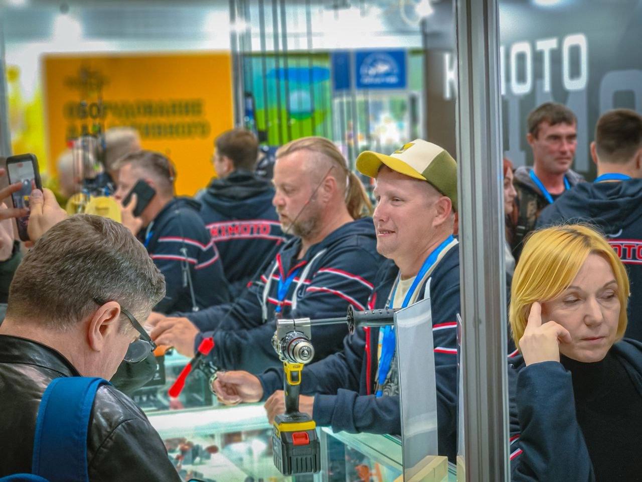 Вот и подошла к концу выставка «Мир охоты и рыбалки» в Москве
Фуух, выдохнули после выставки и погнали работать дальше | Сетка — социальная сеть от hh.ru