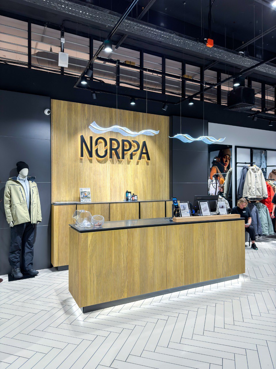 ✸ Магазин NORPPA — проект освещения бренда мембранной одежды для всей семьи
Адрес: ТРЦ Жемчужная Плаза, Петергофское ш | Сетка — социальная сеть от hh.ru