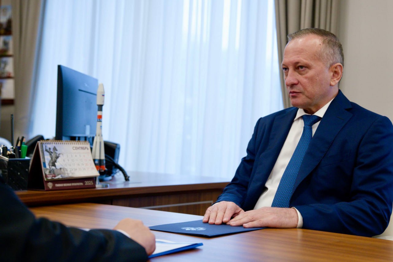 Министр строительства и ЖКХ РФ Ирек Файзуллин с заместителем руководителя Федерального Казначейства Эли Исаевым обсудили вопросы повышения эффективности использования бюджетных средств при реализации ... | Сетка — социальная сеть от hh.ru