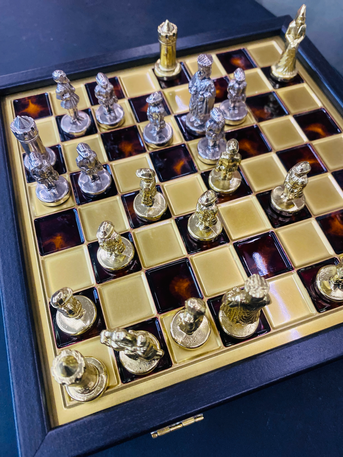 Чек-лист для тех, кто хочет закончить корпоративную войну победителем.
Мой телефон разрывают голоса ключевых специалистов и ТОП-менеджеров. Их главный посыл: «Я не ищу новую работу. Я хочу делать свою | Сетка — социальная сеть от hh.ru