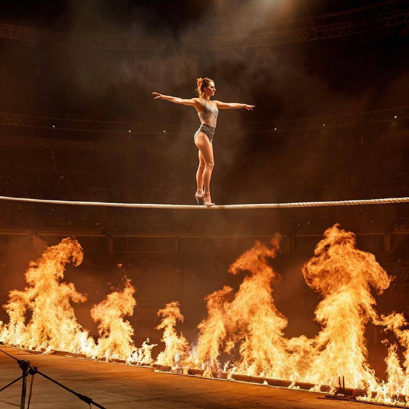 VIP‑клиенты и люкс‑сервис: кто последний в CX‑цирке, тот проиграл!
Работа с VIP‑клиентами в люксе — это не сервис, а цирковой номер 🎪. Представьте: идёте по канату на шпильках 👠 | Сетка — социальная сеть от hh.ru