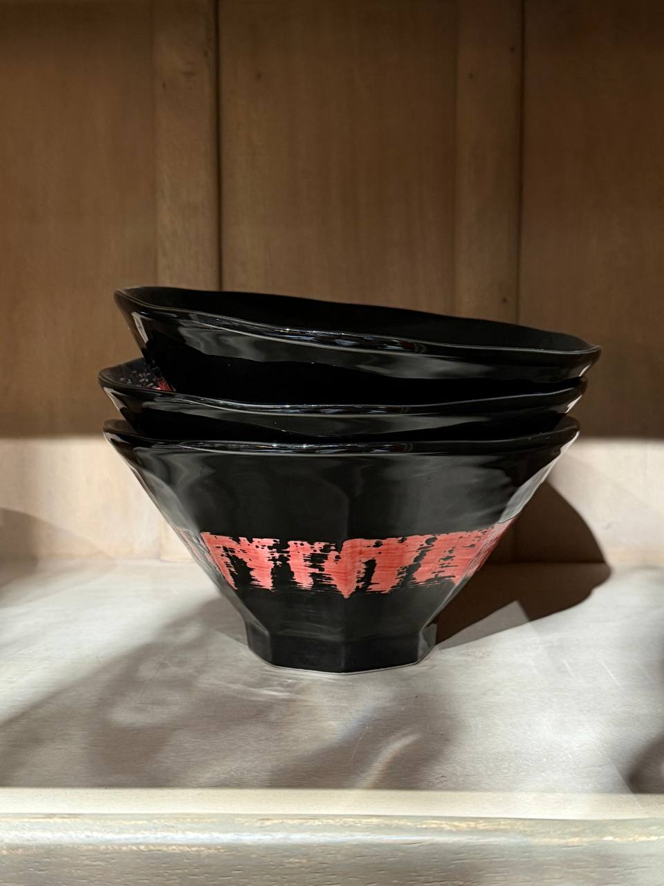 Говорят, счастье не купишь.
Но можно купить боул Tokyo Design — и вот оно, счастье в руках.
Рамен, поке, лапша, салаты — бери и наслаждайся красотой.🍜
roomers.ru
roomerspro.com | Сетка — социальная сеть от hh.ru